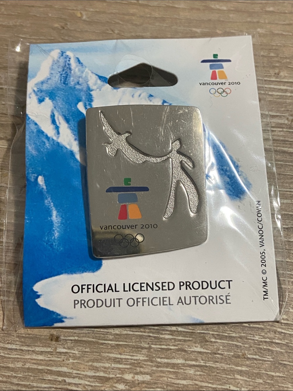 Vancouver 2010 Official Licensed Olympic Pin - Stone Eagle